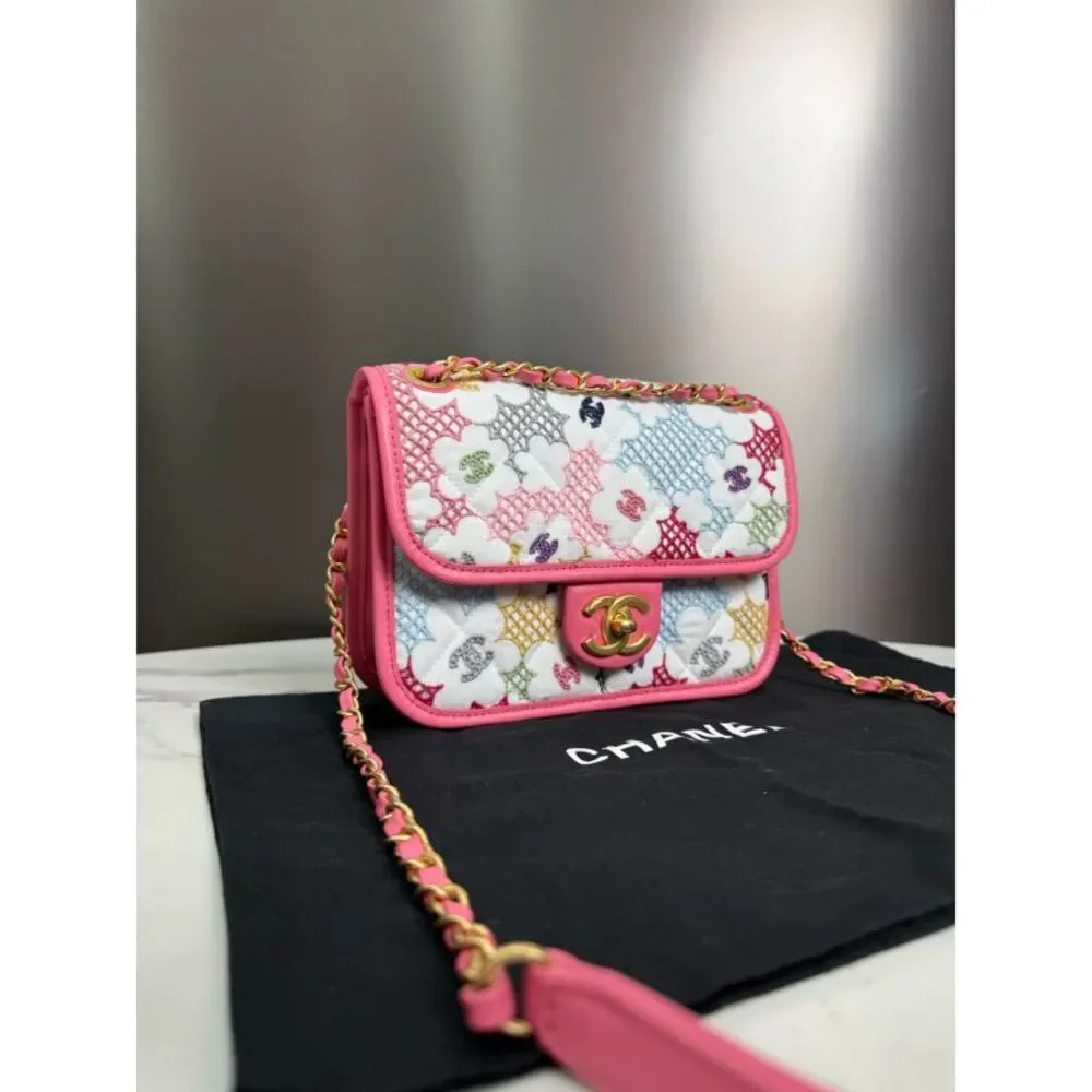 CHANEL brand color